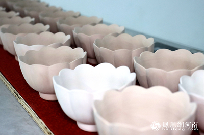 河南宝丰 传承汝瓷技艺 助力乡村振兴的文化艺术产品